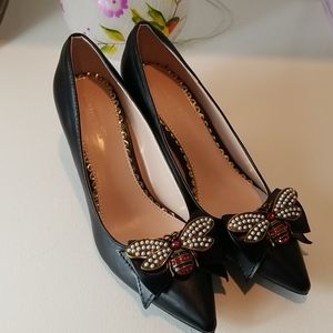 MELYA BLACK POINTED TOE PUMPS